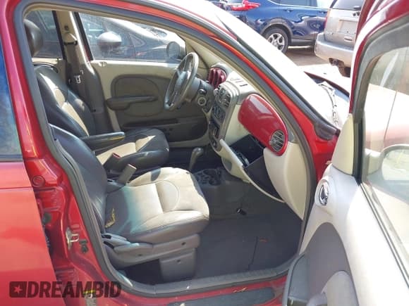 ✅ 2001 Chrysler PT Cruiser • VIN: 3C8FY4BB21T321307 • Lot: 43246563. Listed on IAAI with 129,323 mi. Free auction sales archive from the USA and detailed vehicle history report at DreamBid. Image 5.