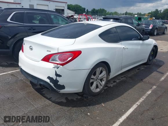 ✅ 2012 Hyundai Genesis Coupe 2.0T • VIN: KMHHT6KD2CU074056 • Лот: 42491611. Опубликован ранее на IAAI с пробегом 181 370 миль. Бесплатный доступ к архиву аукционных продаж из США и подробный отчёт об истории автомобиля на DreamBid. Изображение 4.