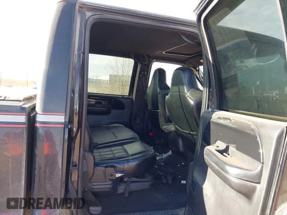 ✅ 2004 Ford F-250 XL • VIN: 1FTNW21P84EC27103 • Lot: 43725076. Wystawiony na IAAI z przebiegiem 151 419 mil. Bezpłatny archiwum sprzedaży aukcyjnych z USA i szczegółowy raport historii pojazdu na DreamBid. Zdjęcie 8.