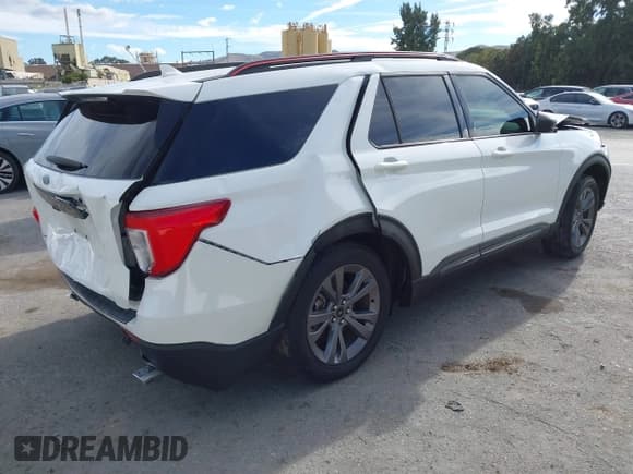 ✅ 2021 Ford Explorer XLT • VIN: 1FMSK7DH0MGC17617 • Lot: 43367940. Wystawiony na IAAI z przebiegiem 47 081 mil. Bezpłatny archiwum sprzedaży aukcyjnych z USA i szczegółowy raport historii pojazdu na DreamBid. Zdjęcie 4.