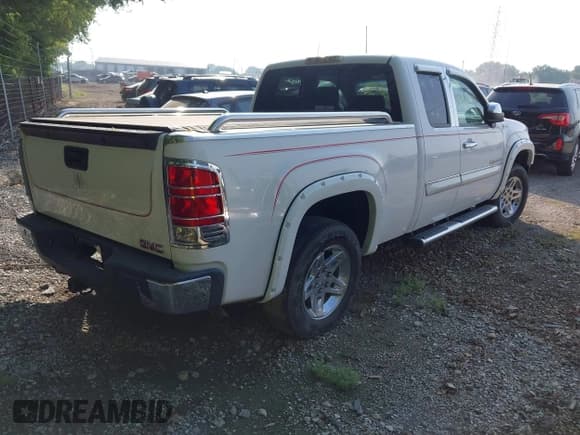 ✅ 2009 GMC Sierra 1500 • VIN: 2GTEK39J491128384 • Лот: 42800359. Опубликован ранее на IAAI с пробегом 89 611 миль. Бесплатный доступ к архиву аукционных продаж из США и подробный отчёт об истории автомобиля на DreamBid. Изображение 4.