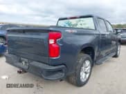✅ 2021 Chevrolet Silverado 1500 Custom • VIN: 1GCPYBEK9MZ303079 • Lot: 43456213. Wystawiony na IAAI z przebiegiem 63 003 mil. Bezpłatny archiwum sprzedaży aukcyjnych z USA i szczegółowy raport historii pojazdu na DreamBid. Zdjęcie 4.