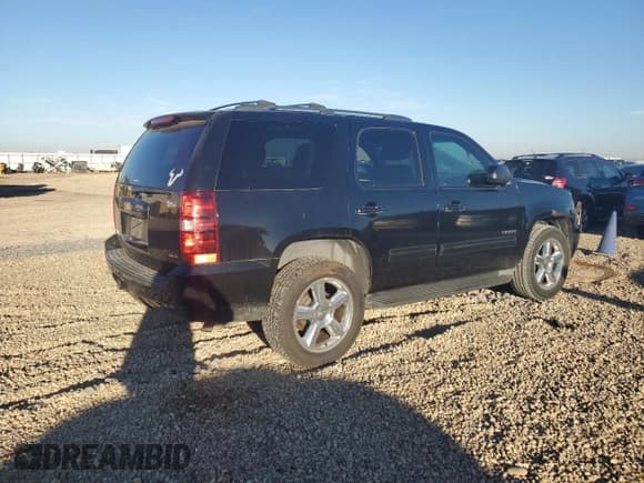 ✅ 2011 Chevrolet Tahoe LS • VIN: 1GNSCAE08BR209846 • Lot: 82521965. Wystawiony na Copart z przebiegiem 268 436 mil. Bezpłatny archiwum sprzedaży aukcyjnych z USA i szczegółowy raport historii pojazdu na DreamBid. Zdjęcie 3.
