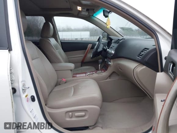 ✅ 2010 Toyota Highlander Limited • VIN: 5TDDK3EH7AS018778 • Лот: 43772370. Опубликован ранее на IAAI с пробегом 111 103 миль. Бесплатный доступ к архиву аукционных продаж из США и подробный отчёт об истории автомобиля на DreamBid. Изображение 5.