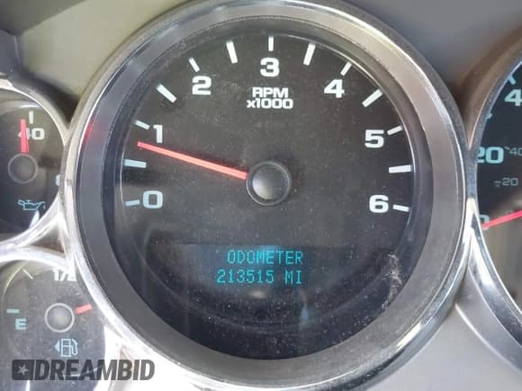 ✅ 2010 Chevrolet Silverado 2500HD • VIN: 1GC5CVBG2AZ222556 • Lot: 41948331. Wystawiony na IAAI z przebiegiem 213 515 mil. Bezpłatny archiwum sprzedaży aukcyjnych z USA i szczegółowy raport historii pojazdu na DreamBid. Zdjęcie 15.