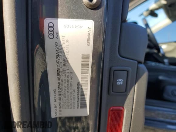 ✅ 2017 Audi A4 ultra Premium • VIN: WAUGMAF43HN048090 • Лот: 87041965. Опубликован ранее на Copart с пробегом 114 587 миль. Бесплатный доступ к архиву аукционных продаж из США и подробный отчёт об истории автомобиля на DreamBid. Изображение 12.