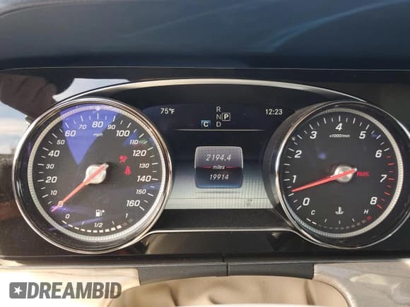 ✅ 2018 Mercedes-Benz E 400 • VIN: WDD1K6FB8JF028708 • Lot: 85162154. Listed on Copart with 19,914 mi. Free auction sales archive from the USA and detailed vehicle history report at DreamBid. Image 9.