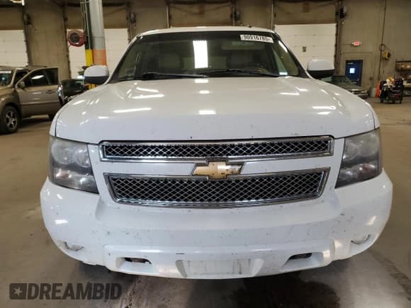 ✅ 2009 Chevrolet Suburban 2LT • VIN: 1GNFK26389R159270 • Lot: 90916785. Wystawiony na Copart z przebiegiem 248 755 mil. Bezpłatny archiwum sprzedaży aukcyjnych z USA i szczegółowy raport historii pojazdu na DreamBid. Zdjęcie 5.