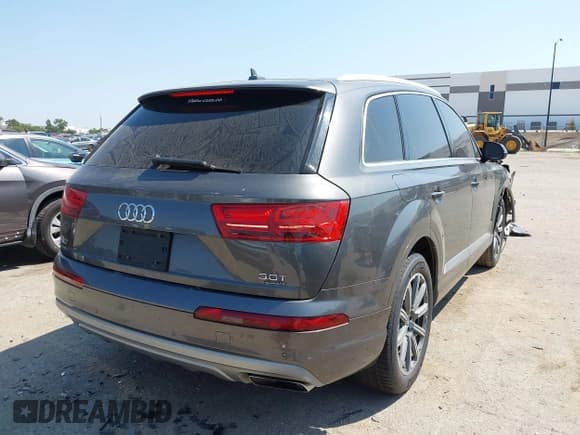 ✅ 2018 Audi Q7 Premium Plus • VIN: WA1LAAF71JD045263 • Лот: 43089345. Опубликован ранее на IAAI с пробегом 71 650 миль. Бесплатный доступ к архиву аукционных продаж из США и подробный отчёт об истории автомобиля на DreamBid. Изображение 4.