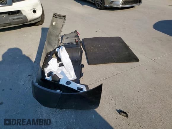 ✅ 2020 Chevrolet Equinox LT • VIN: 2GNAXKEV3L6203273 • Lot: 82439255. Listed on Copart with 109,015 mi. Free auction sales archive from the USA and detailed vehicle history report at DreamBid. Image 13.