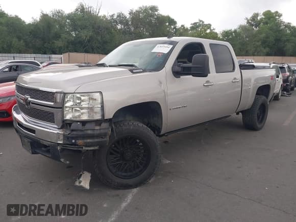 ✅ 2008 Chevrolet Silverado 2500HD LTZ • VIN: 1GCHK23638F227748 • Лот: 42819494. Опубликован ранее на IAAI с пробегом 160 045 миль. Бесплатный доступ к архиву аукционных продаж из США и подробный отчёт об истории автомобиля на DreamBid. Изображение 17.