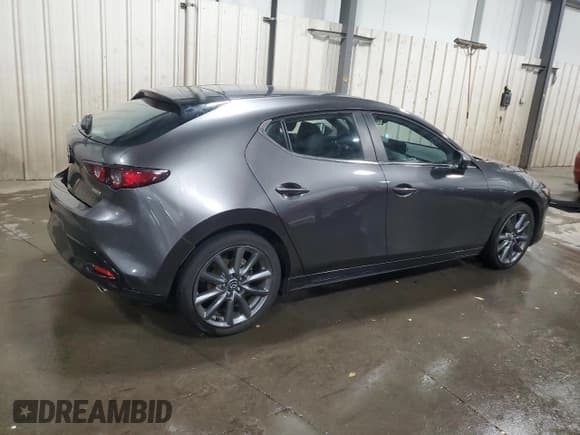 ✅ 2021 Mazda 3 Select • VIN: JM1BPBKLXM1400722 • Lot: 89557595. Wystawiony na Copart z przebiegiem 42 795 mil. Bezpłatny archiwum sprzedaży aukcyjnych z USA i szczegółowy raport historii pojazdu na DreamBid. Zdjęcie 3.