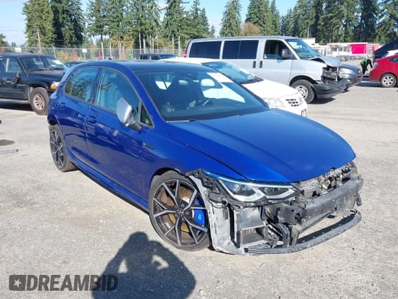 ✅ 2022 Volkswagen Golf R • VIN: WVWEB7CD4NW120797 • Лот: 43274120. Опубликован ранее на IAAI с пробегом 28 176 миль. Бесплатный доступ к архиву аукционных продаж из США и подробный отчёт об истории автомобиля на DreamBid. Изображение 1.