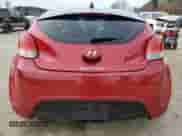 2013 Hyundai Veloster w/Gray Int z VIN KMHTC6AD6DU172309, wystawiony jako Copart lot #88300895 z przebiegiem 88 501 mil mil oraz Szkoda całkowita • Salvage title. Historia ofert i sprzedaży dostępna na DreamBid. Obrazek 6.