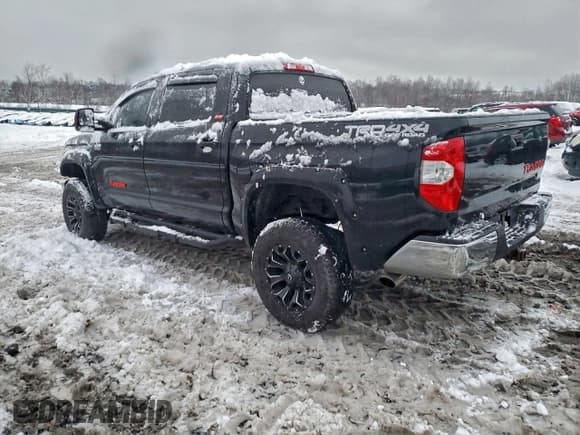 ✅ 2015 Toyota Tundra SR5 • VIN: 5TFDY5F10FX446124 • Lot: 94560605. Listed on Copart with 110,293 mi. Free auction sales archive from the USA and detailed vehicle history report at DreamBid. Image 2.