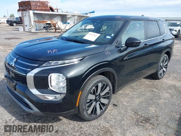 ✅ 2025 Mitsubishi Outlander SE • VIN: JA4J3VA87SZ030697 • Lot: 42477003. Listed on IAAI with 380 mi. Free auction sales archive from the USA and detailed vehicle history report at DreamBid. Image 19.