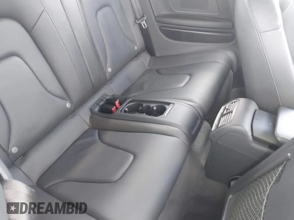 ✅ 2015 Audi A5 Premium • VIN: WAUCFAFH8FN001016 • Лот: 42268089. Опубликован ранее на IAAI с пробегом 47 443 миль. Бесплатный доступ к архиву аукционных продаж из США и подробный отчёт об истории автомобиля на DreamBid. Изображение 8.