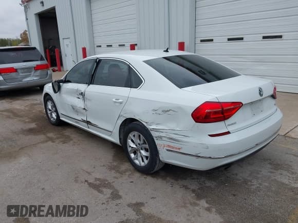 ✅ 2016 Volkswagen Passat S • VIN: 1VWAT7A3XGC040380 • Lot: 43458929. Listed on IAAI with 58,845 mi. Free auction sales archive from the USA and detailed vehicle history report at DreamBid. Image 3.