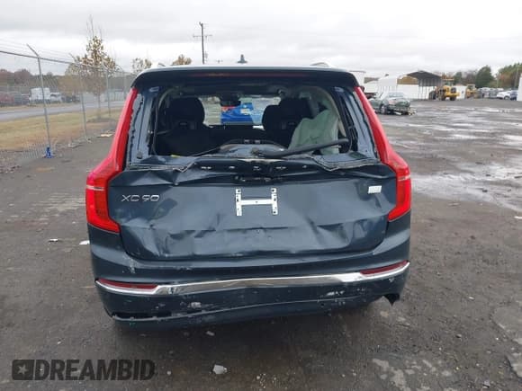 ✅ 2024 Volvo XC90 Plus Bright Theme • VIN: YV4H60CE4R1247485 • Lot: 43555272. Listed on IAAI with 17,811 mi. Free auction sales archive from the USA and detailed vehicle history report at DreamBid. Image 16.