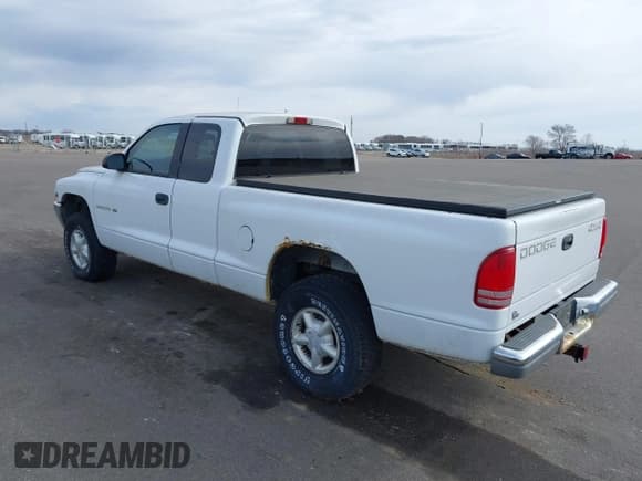 ✅ 1998 Dodge Dakota SLT • VIN: 1B7GG22X8WS677553 • Lot: 41854961. Wystawiony na IAAI z przebiegiem 167 917 mil. Bezpłatny archiwum sprzedaży aukcyjnych z USA i szczegółowy raport historii pojazdu na DreamBid. Zdjęcie 3.