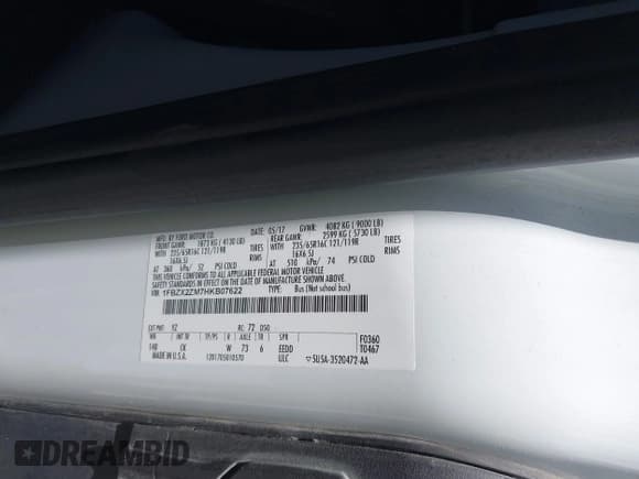 ✅ 2017 Ford Transit XL • VIN: 1FBZX2ZM7HKB07622 • Lot: 42616664. Wystawiony na IAAI z przebiegiem 15 868 mil. Bezpłatny archiwum sprzedaży aukcyjnych z USA i szczegółowy raport historii pojazdu na DreamBid. Zdjęcie 9.