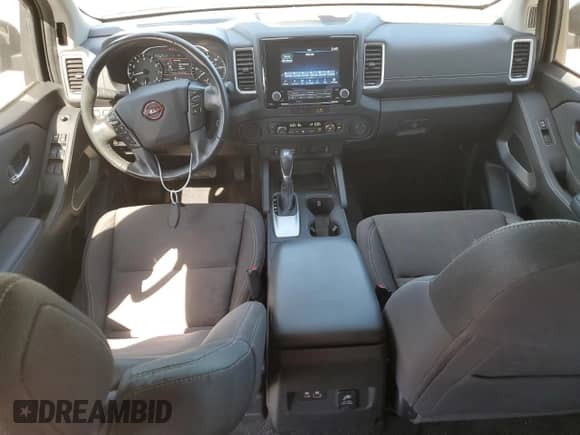 ✅ 2023 Nissan Frontier SV • VIN: 1N6ED1EJ6PN625031 • Lot: 90882755. Wystawiony na Copart z przebiegiem 45 022 mil. Bezpłatny archiwum sprzedaży aukcyjnych z USA i szczegółowy raport historii pojazdu na DreamBid. Zdjęcie 8.