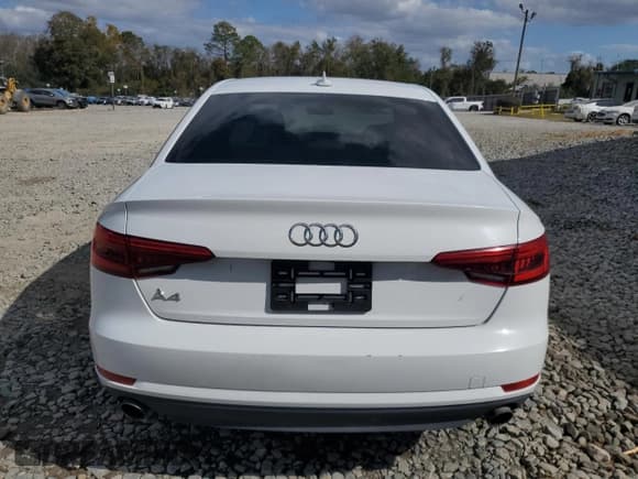 ✅ 2017 Audi A4 Premium • VIN: WAUGNAF47HN051572 • Lot: 78669004. Wystawiony na Copart z przebiegiem 121 033 mil. Bezpłatny archiwum sprzedaży aukcyjnych z USA i szczegółowy raport historii pojazdu na DreamBid. Zdjęcie 6.