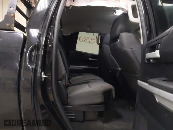 ✅ 2016 Toyota Tundra SR • VIN: 5TFUY5F16GX558783 • Lot: 40828530. Listed on IAAI with 169,499 mi. Free auction sales archive from the USA and detailed vehicle history report at DreamBid. Image 8.