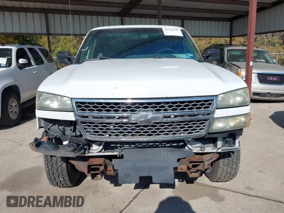 ✅ 2005 Chevrolet Silverado 2500HD LT • VIN: 1GCHC23U15F901726 • Lot: 43723341. Wystawiony na IAAI z przebiegiem 191 495 mil. Bezpłatny archiwum sprzedaży aukcyjnych z USA i szczegółowy raport historii pojazdu na DreamBid. Zdjęcie 12.