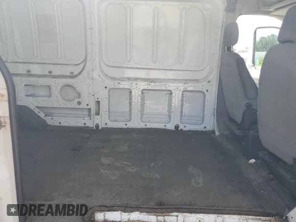 ✅ 2016 Ford Transit Cargo • VIN: 1FTYR2CG3GKA28760 • Лот: 69049085. Опубликован ранее на Copart с пробегом 226 088 миль. Бесплатный доступ к архиву аукционных продаж из США и подробный отчёт об истории автомобиля на DreamBid. Изображение 11.