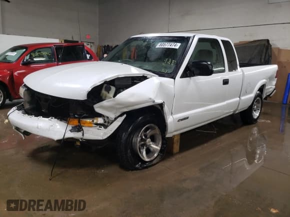 ✅ 2000 Chevrolet S-10 LS • VIN: 1GCCS19W1Y8246055 • Лот: 80577474. Опубликован ранее на Copart с пробегом 142 280 миль. Бесплатный доступ к архиву аукционных продаж из США и подробный отчёт об истории автомобиля на DreamBid. Изображение 1.