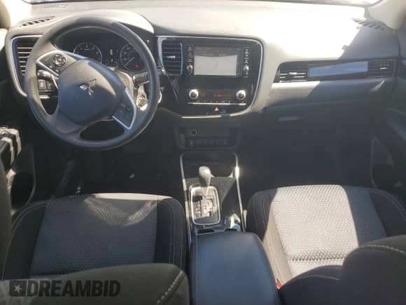 ✅ 2020 Mitsubishi Outlander ES • VIN: JA4AD2A39LZ045641 • Лот: 85865965. Опубликован ранее на Copart с пробегом 78 190 миль. Бесплатный доступ к архиву аукционных продаж из США и подробный отчёт об истории автомобиля на DreamBid. Изображение 8.