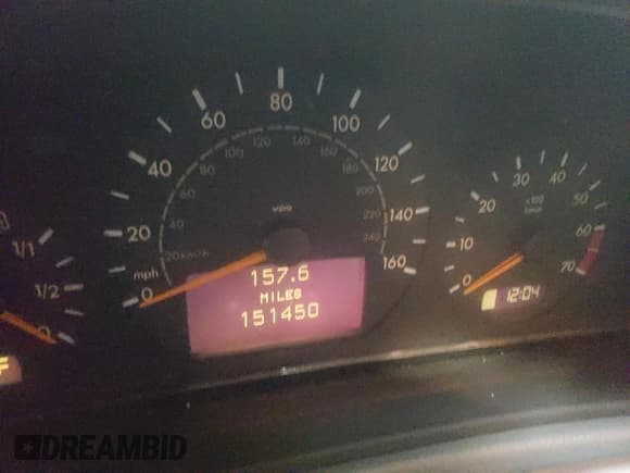 ✅ 2002 Mercedes-Benz CLK 320/430 • VIN: WDBLJ65G92F200425 • Lot: 71069505. Listed on Copart with 151,450 mi. Free auction sales archive from the USA and detailed vehicle history report at DreamBid. Image 9.