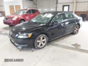 ✅ 2013 Volkswagen Passat SE • VIN: 1VWBH7A35DC134295 • Лот: 42358750. Опубликован ранее на IAAI с пробегом 144 732 миль. Бесплатный доступ к архиву аукционных продаж из США и подробный отчёт об истории автомобиля на DreamBid. Изображение 2.