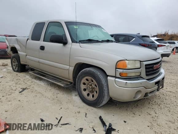 2007 GMC Sierra 1500 SLE1 with VIN 1GTEC19V17Z194092, listed as a Copart auction lot 84996844 with 169,911 mi miles and Salvage title. Bid and sale history available at DreamBid. Image 4.