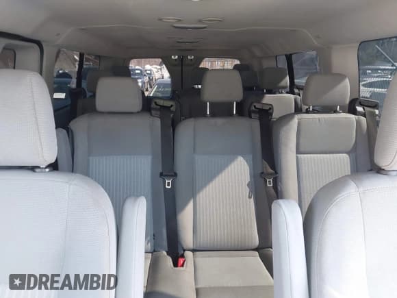 ✅ 2017 Ford Transit XL • VIN: 1FBZX2ZM1HKB13397 • Lot: 41647229. Wystawiony na IAAI z przebiegiem 74 549 mil. Bezpłatny archiwum sprzedaży aukcyjnych z USA i szczegółowy raport historii pojazdu na DreamBid. Zdjęcie 8.