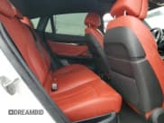 ✅ 2018 BMW X6 xDrive35i • VIN: 5UXKU2C52J0X50449 • Лот: 92634605. Опубликован ранее на Copart с пробегом 136 048 миль. Бесплатный доступ к архиву аукционных продаж из США и подробный отчёт об истории автомобиля на DreamBid. Изображение 11.