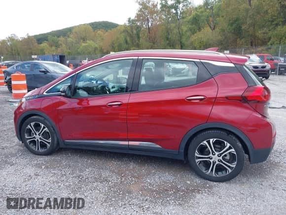 2017 Chevrolet Bolt EV Premier z VIN 1G1FX6S09H4175575, wystawiony jako IAAI lot #43382197 z przebiegiem 71 375 mil mil oraz . Historia ofert i sprzedaży dostępna na DreamBid. Obrazek 14.