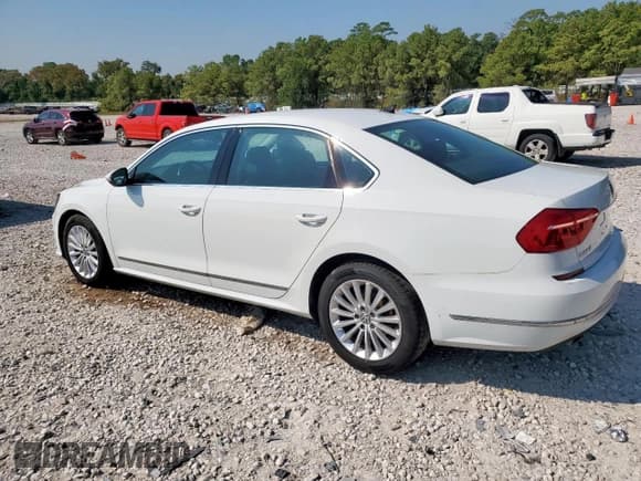 ✅ 2016 Volkswagen Passat SE • VIN: 1VWBT7A39GC005513 • Lot: 84415295. Listed on Copart with 168,660 mi. Free auction sales archive from the USA and detailed vehicle history report at DreamBid. Image 2.