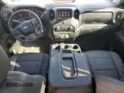 ✅ 2020 Chevrolet Silverado 2500HD • VIN: 1GB5WLE74LF286534 • Lot: 71199324. Wystawiony na Copart z przebiegiem 87 804 mil. Bezpłatny archiwum sprzedaży aukcyjnych z USA i szczegółowy raport historii pojazdu na DreamBid. Zdjęcie 8.