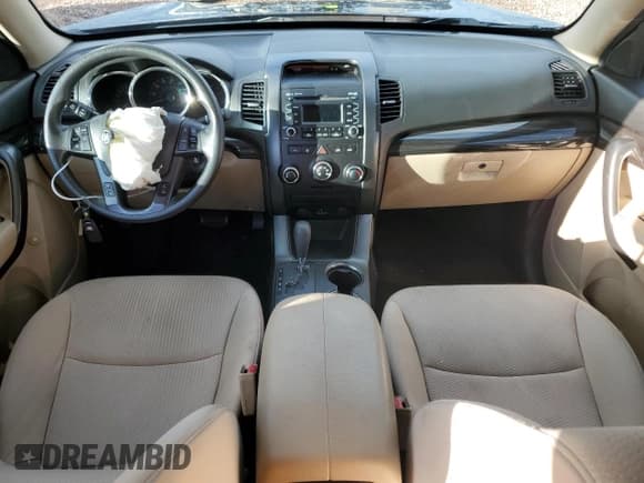 ✅ 2012 Kia Sorento LX • VIN: 5XYKT3A29CG190784 • Lot: 93637575. Wystawiony na Copart z przebiegiem 111 744 mil. Bezpłatny archiwum sprzedaży aukcyjnych z USA i szczegółowy raport historii pojazdu na DreamBid. Zdjęcie 8.