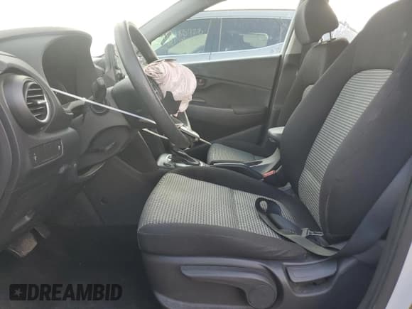 ✅ 2018 Hyundai Kona SE • VIN: KM8K12AA7JU091010 • Лот: 68134673. Опубликован ранее на Copart с пробегом 62 497 миль. Бесплатный доступ к архиву аукционных продаж из США и подробный отчёт об истории автомобиля на DreamBid. Изображение 7.