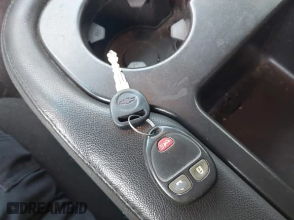 ✅ 2010 Chevrolet Silverado 1500 LS • VIN: 1GCSCREA0AZ144604 • Lot: 43461702. Listed on IAAI with 124,686 mi. Free auction sales archive from the USA and detailed vehicle history report at DreamBid. Image 11.