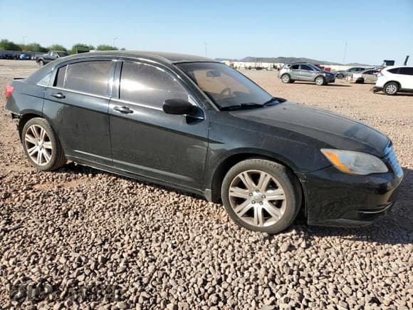 ✅ 2012 Chrysler 200 LX • VIN: 1C3CCBAB2CN318682 • Лот: 91843415. Опубликован ранее на Copart с пробегом 135 406 миль. Бесплатный доступ к архиву аукционных продаж из США и подробный отчёт об истории автомобиля на DreamBid. Изображение 4.