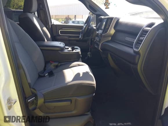 ✅ 2024 Ram 2500 Big Horn • VIN: 3C6UR5DJ2RG303949 • Lot: 42575281. Listed on IAAI with 117,754 mi. Free auction sales archive from the USA and detailed vehicle history report at DreamBid. Image 5.