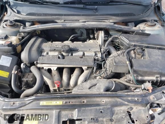 ✅ 2003 Volvo V70 2.4L • VIN: YV1SW61T132327898 • Lot: 41759021. Listed on IAAI with 184,083 mi. Free auction sales archive from the USA and detailed vehicle history report at DreamBid. Image 10.