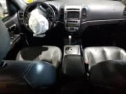 ✅ 2009 Hyundai Santa Fe Limited • VIN: 5NMSH73E09H310213 • Lot: 76476394. Listed on Copart with 189,112 mi. Free auction sales archive from the USA and detailed vehicle history report at DreamBid. Image 8.