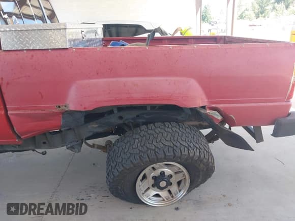 ✅ 1986 Toyota Xtracab Trucks • VIN: JT4RN67P9G5039245 • Lot: 42698129. Wystawiony na IAAI z przebiegiem 335 063 mil. Bezpłatny archiwum sprzedaży aukcyjnych z USA i szczegółowy raport historii pojazdu na DreamBid. Zdjęcie 6.