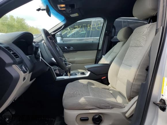 ✅ 2015 Ford Explorer • VIN: 1FM5K8B8XFGA68951 • Lot: 55873585. Wystawiony na Copart z przebiegiem 117 892 mil. Bezpłatny archiwum sprzedaży aukcyjnych z USA i szczegółowy raport historii pojazdu na DreamBid. Zdjęcie 7.