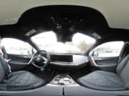 ✅ 2023 BMW iX xDrive50 • VIN: WB523CF01PCM04342 • Lot: 41421326. Wystawiony na IAAI z przebiegiem Nie podano. Bezpłatny archiwum sprzedaży aukcyjnych z USA i szczegółowy raport historii pojazdu na DreamBid. Zdjęcie 20.